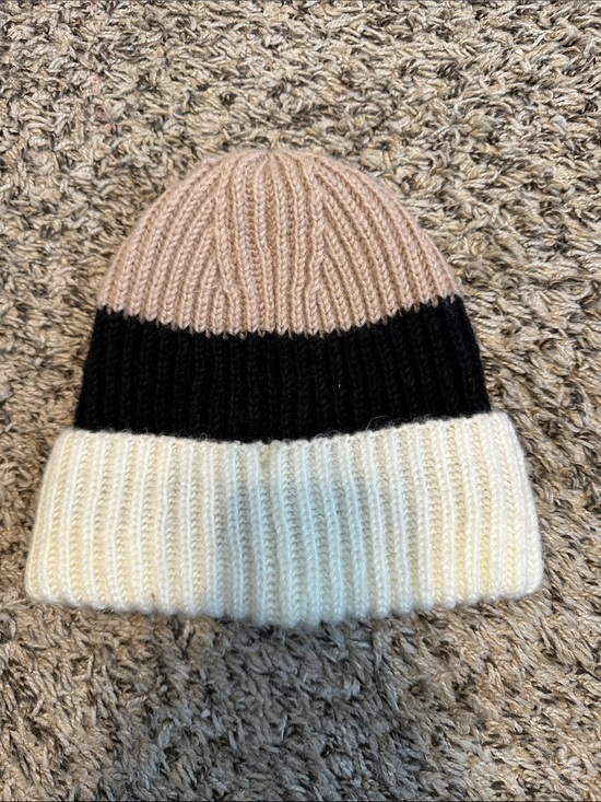 Accessories - Colorblock Beanie in Beige, Black & Cream